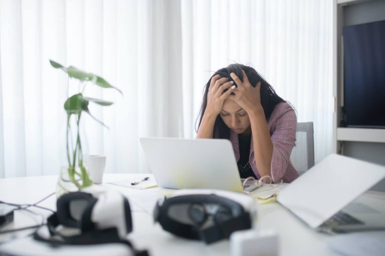 Dealing with negative and aggressive people in workplace