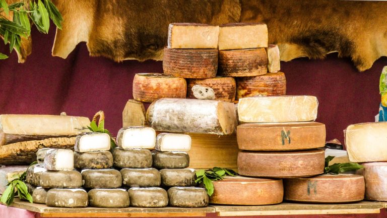 Nutritional values of cheeses
