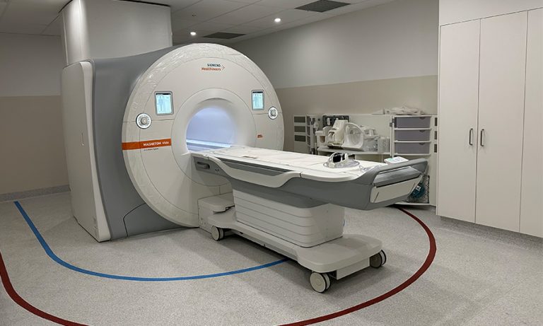 Magnetic resonance imaging (MRI)