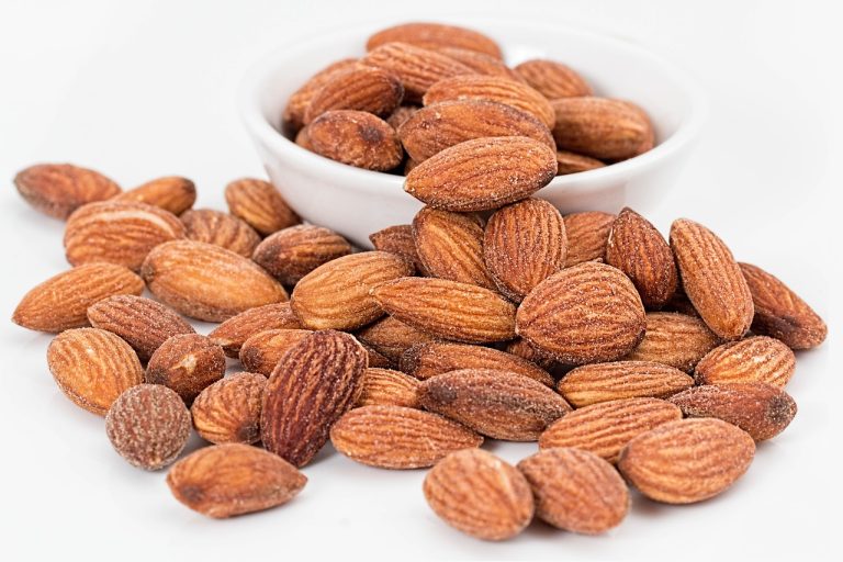What is the glycemic index of almonds