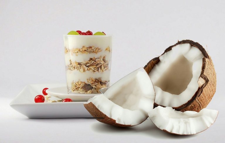 Are there any similarities between coconut and cows milks