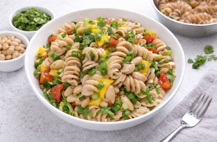Mango, beans and vegetables pasta