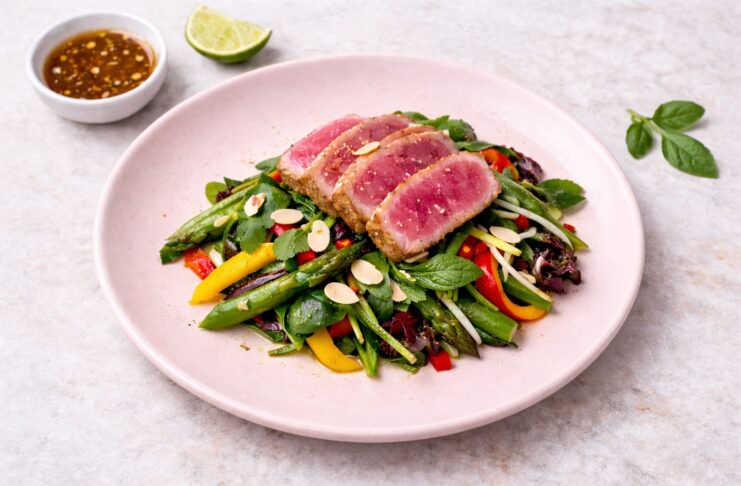 Seared tuna with asparagus salad