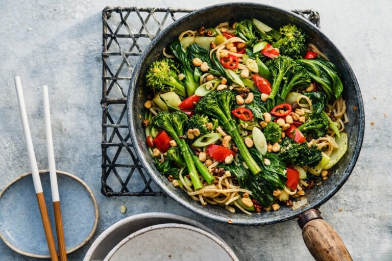Stir fried lamb with noodles